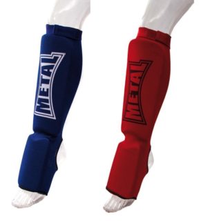 MB PROTEGE TIBIA PIED EN MOUSSE BLEU ET ROUGE METAL BOXE